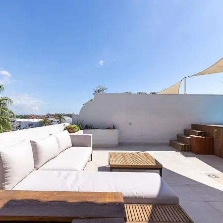 Daire Penthouse Alhambra - Dakterras & Private Pool *